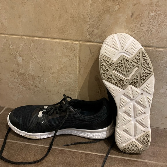 Black Women running shoes - Picture 1 of 5